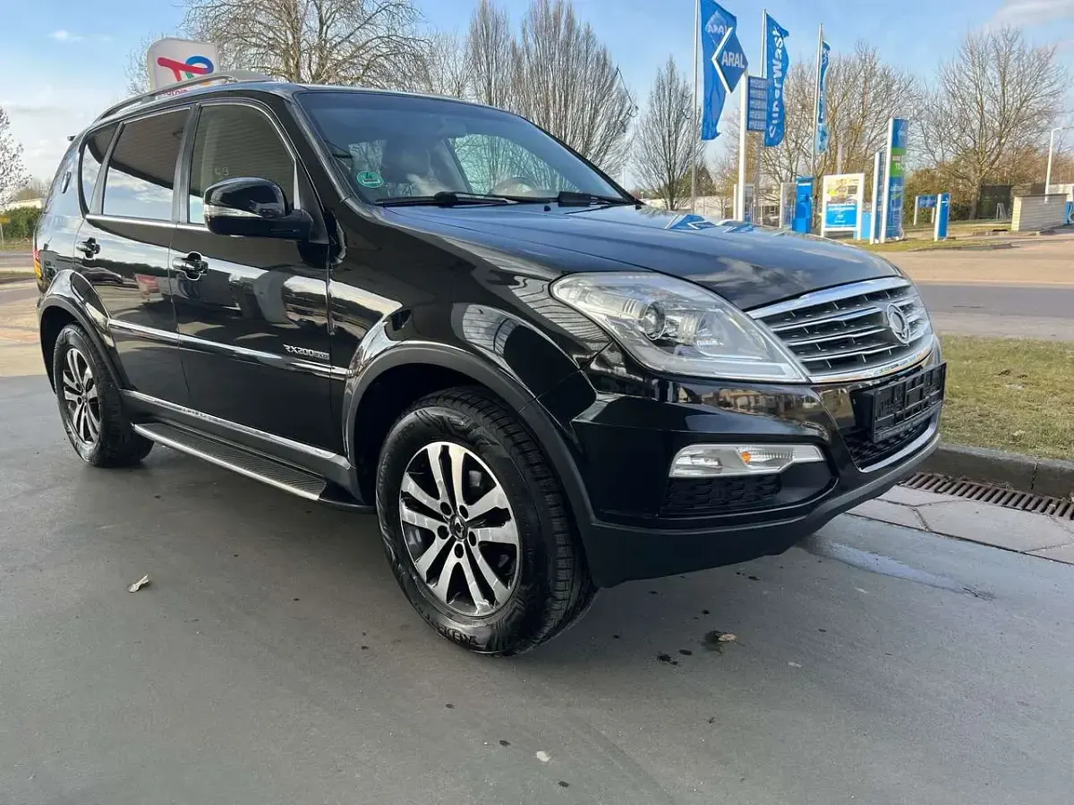 Gebraucht SsangYong Rexton Sapphire 155 PS (114 kW) 2013 Schwarz SUV