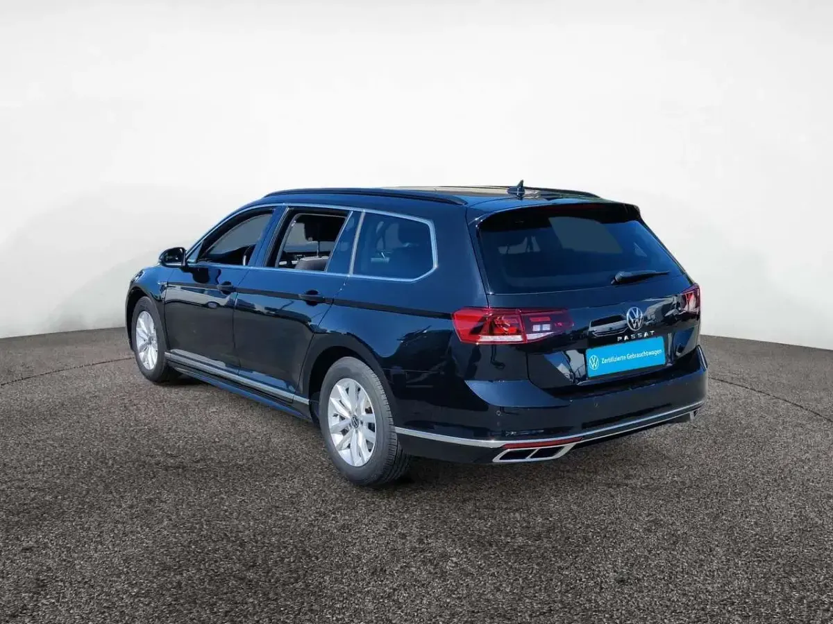 Gebraucht VW Passat Business 150 PS (110 kW) 2023 Deep black perleffekt Kombi