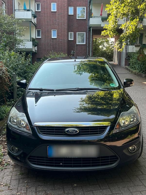 Schwarz Gebraucht 2009 Ford Focus Sport Kombi | 2.600 € (Etwas zu teuer) - Bild 1/4