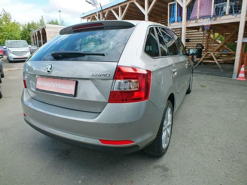 Gebraucht Skoda Rapid Ambition 105 PS (77 kW) 2015 Kleinwagen