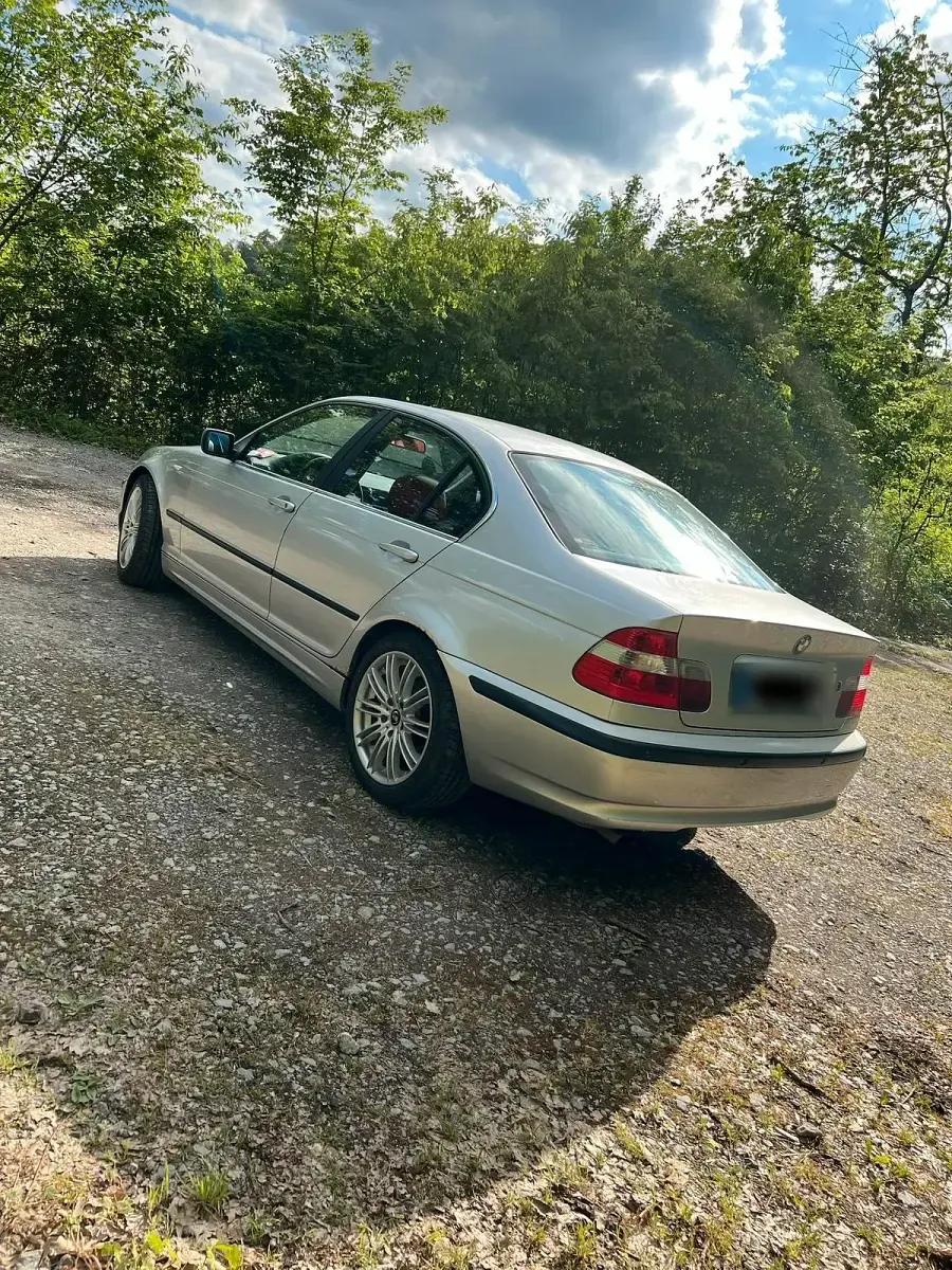 Gebraucht BMW 320 Basis 170 PS (125 kW) 2002 Grau Limousine