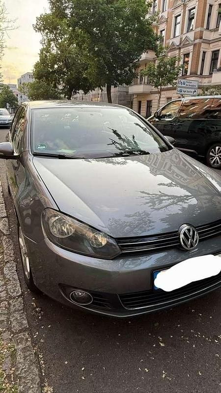 Grau Gebraucht 2011 VW Golf VI Trendline Kleinwagen | 5.600 € (Fairer Preis) - Bild 1/4