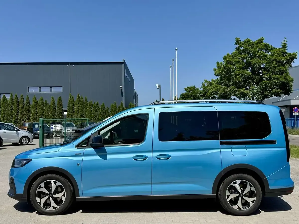 Gebraucht Ford Tourneo Active 122 PS (89 kW) 2022 Boundless blue Van / Kleinbus