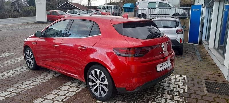 Gebraucht Renault Mégane IV Techno 140 PS (102 kW) 2023 Dezirrot Limousine