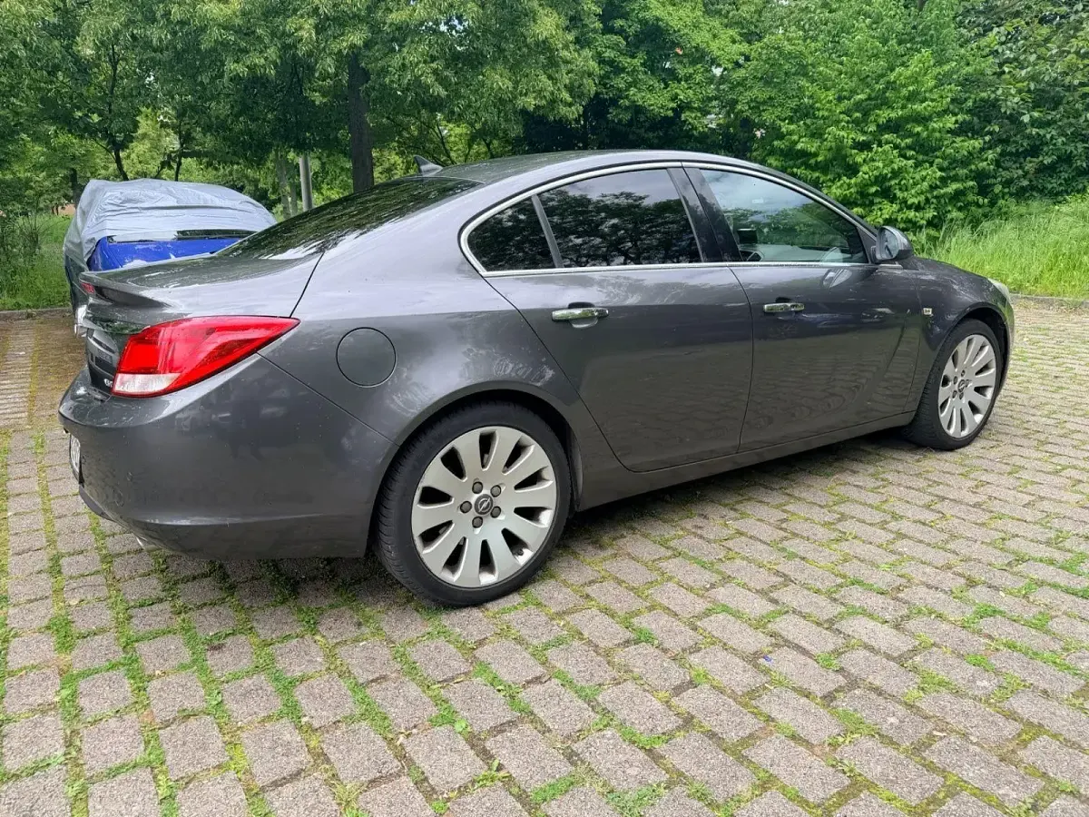 Gebraucht Opel Insignia Sport 260 PS (191 kW) 2009 Grau Limousine