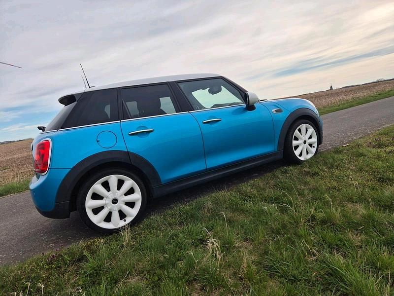 Second-hand Mini Cooper 115 CP (84 kW) 2017 Albastru Hatchback