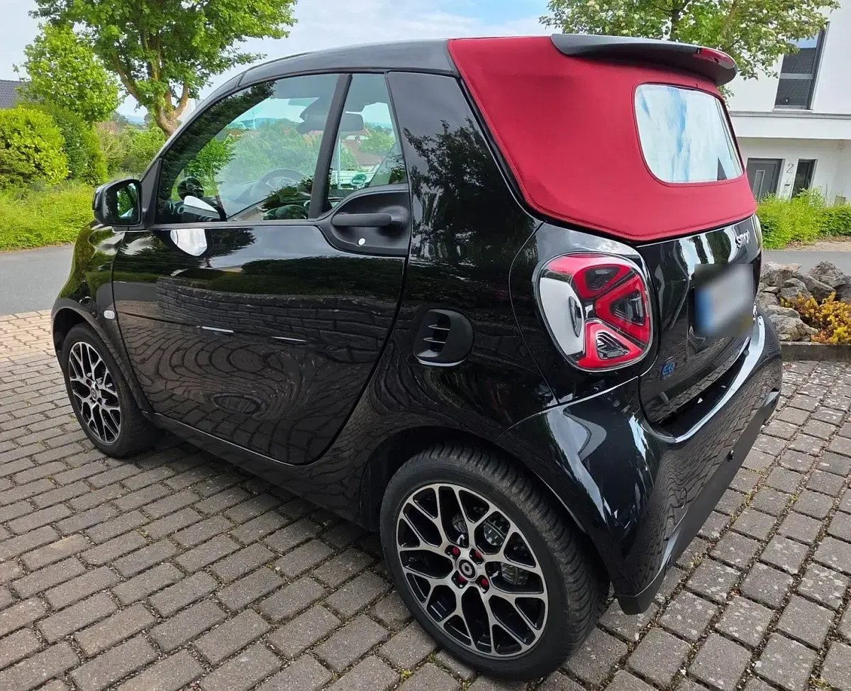 Gebraucht Smart ForTwo Coupé 60 kW (82 PS) 2022 Schwarz Cabrio
