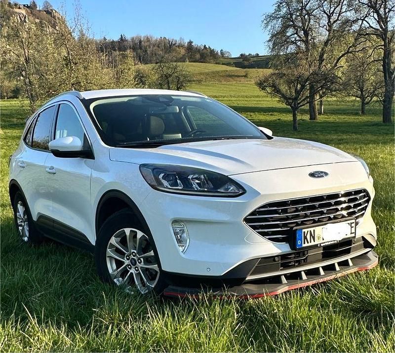 Gebraucht Ford Kuga Titanium 224 PS (164 kW) 2022 Weiß SUV