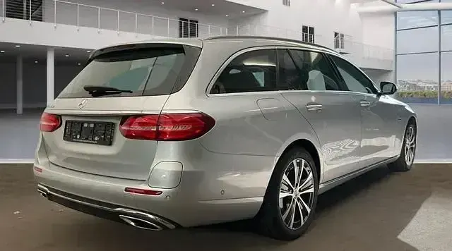Gebraucht Mercedes E300 Avantgarde 306 PS (225 kW) 2019 Silber Limousine