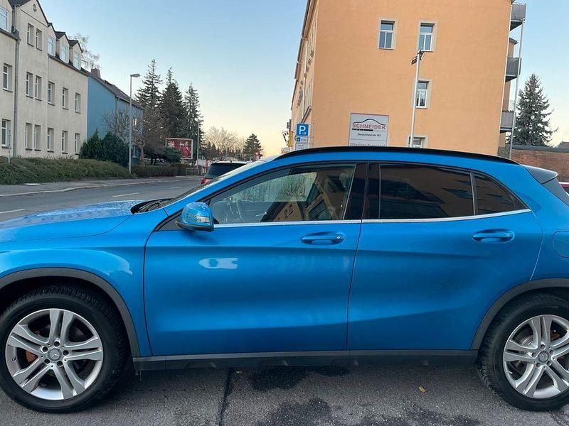 Gebraucht Mercedes GLA180 Urban 122 PS (89 kW) 2016 Blau SUV