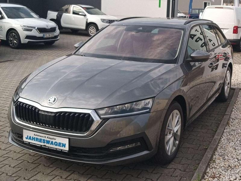 Graphit grau metallic Gebraucht 2024 Skoda Octavia Selection Kombi | 31.900 € (Fairer Preis) - Bild 1/4