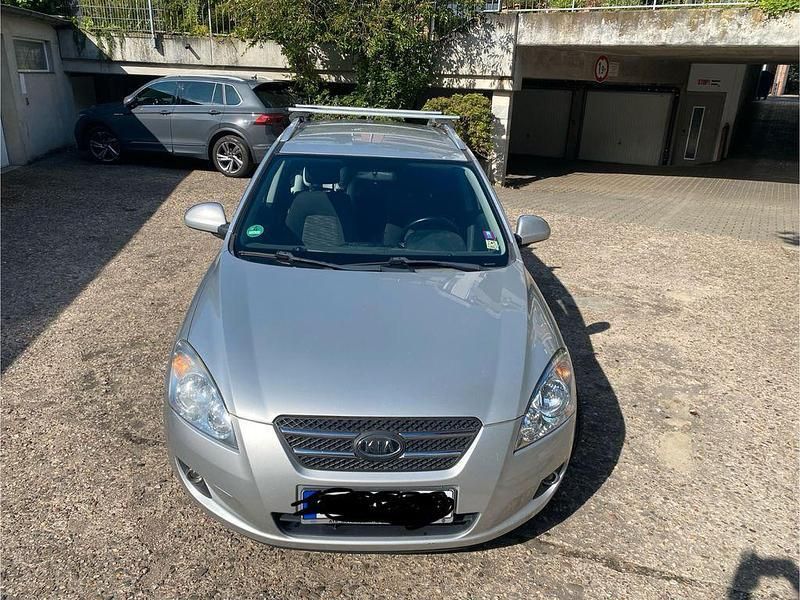 Silber Gebraucht 2008 Kia Ceed Sportswagon EX Kombi | 1.300 € (Guter Preis) - Bild 1/4