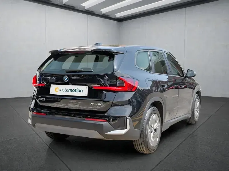 Gebraucht BMW iX1 230 kW (313 PS) 2023 Schwarz SUV