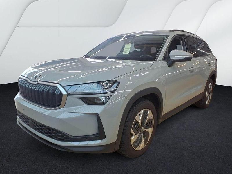 Steelgrau Gebraucht 2025 Skoda Kodiaq Selection SUV | 44.885 € (Guter Preis) - Bild 1/4