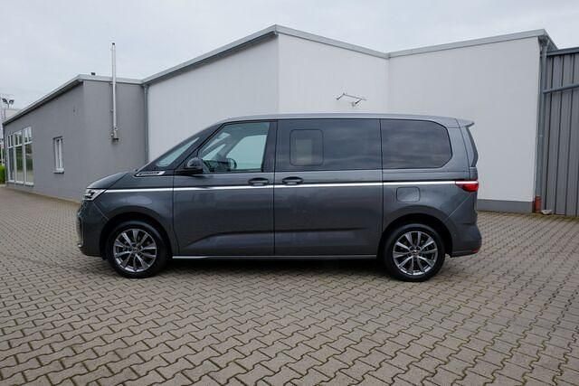 Second-hand VW Multivan Style 150 CP (110 kW) 2023 Gri Monovolum