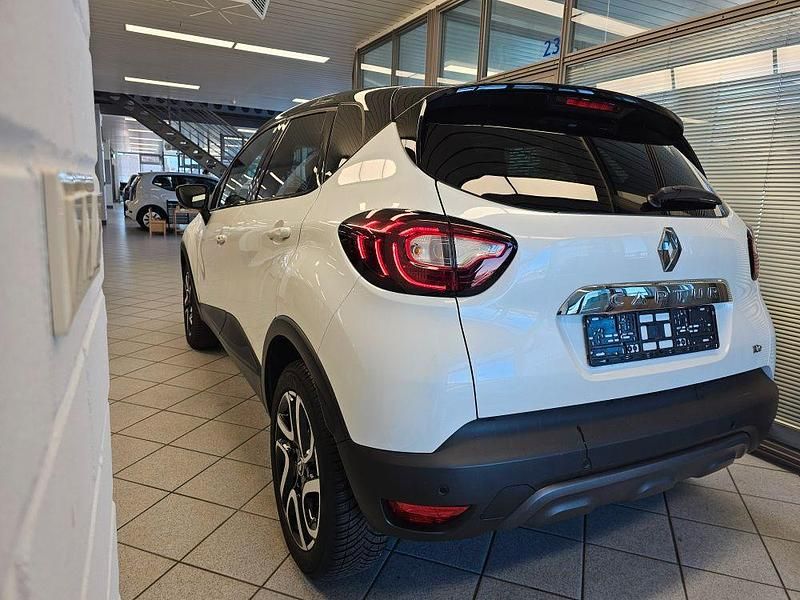 Gebraucht Renault Captur 118 PS (86 kW) 2017 Weißmet. SUV