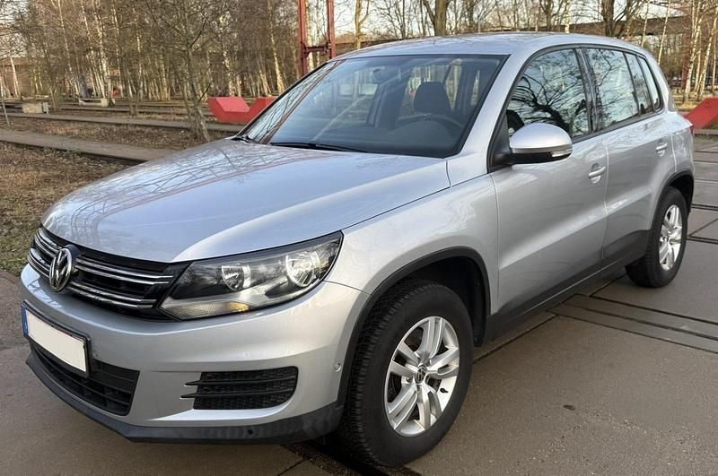 Gebraucht VW Tiguan 122 PS (89 kW) 2012 Silber SUV