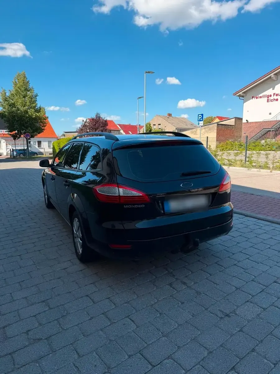 Gebraucht Ford Mondeo 140 PS (102 kW) 2010 Schwarz Kombi