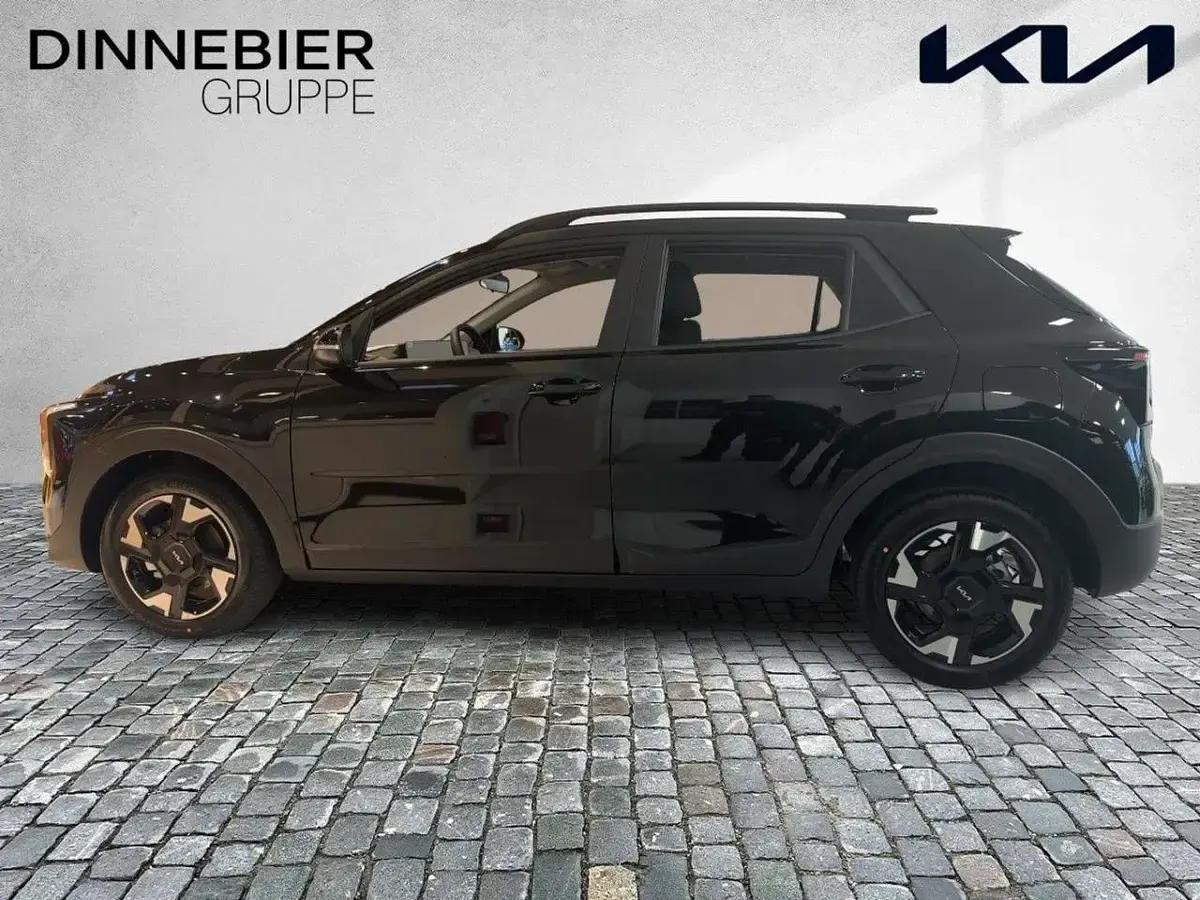 Neu Kia Stonic Vision 101 PS (74 kW) 2025 Schwarz (metallic) SUV