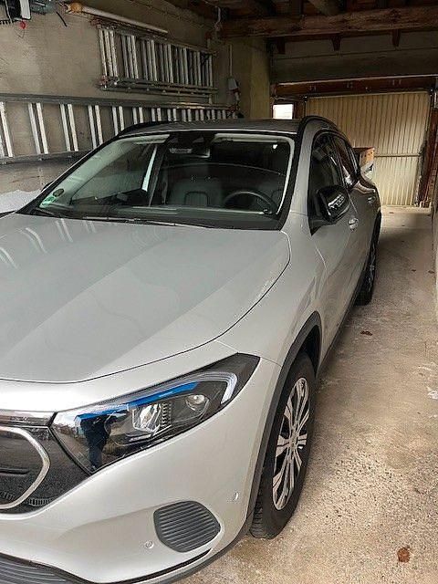 Gebraucht Mercedes EQA350 214 kW (292 PS) 2022 Silber SUV
