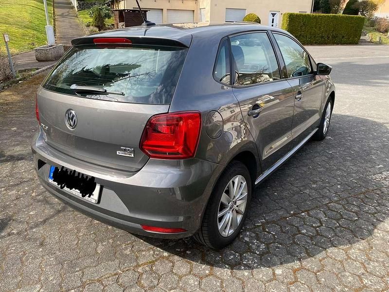 Gebraucht VW Polo LOUNGE 90 PS (66 kW) 2015 Grau Limousine