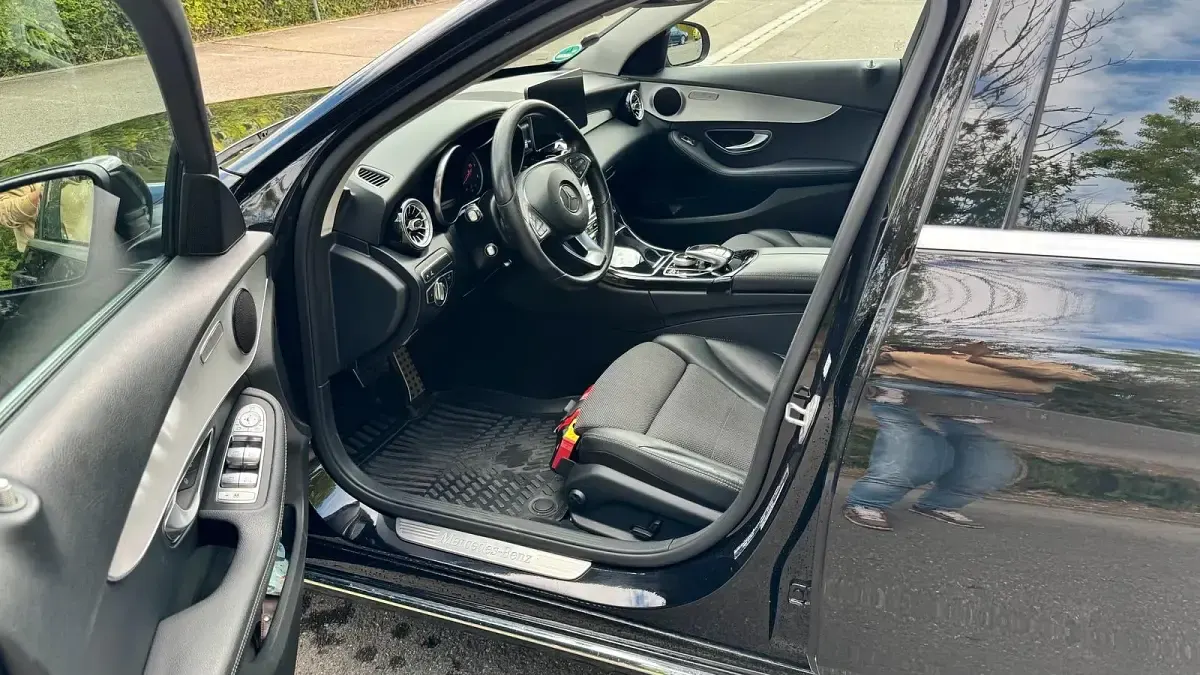 Gebraucht Mercedes C220 170 PS (125 kW) 2017 Schwarz Kombi
