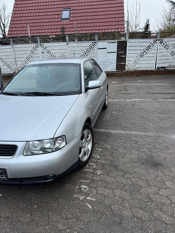 Gebraucht Audi A3 Ambiente 102 PS (75 kW) 2003 Silber Kleinwagen