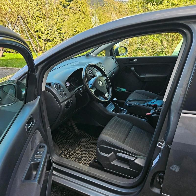 Second-hand VW Golf V 140 CP (102 kW) 2007 Gri Berlinǎ