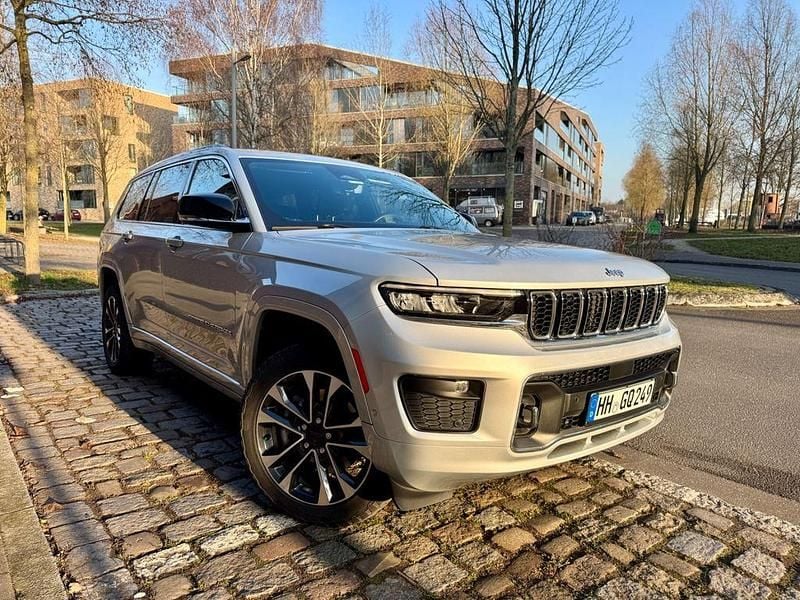 Silber Gebraucht 2023 Jeep Grand Cherokee Overland SUV | 61.500 € (Guter Preis) - Bild 1/4