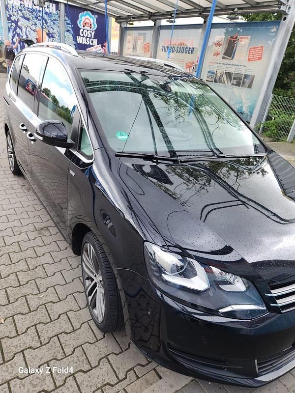 Schwarz Gebraucht 2014 VW Sharan Highline Van / Kleinbus | 12.700 € (Fairer Preis) - Bild 1/4