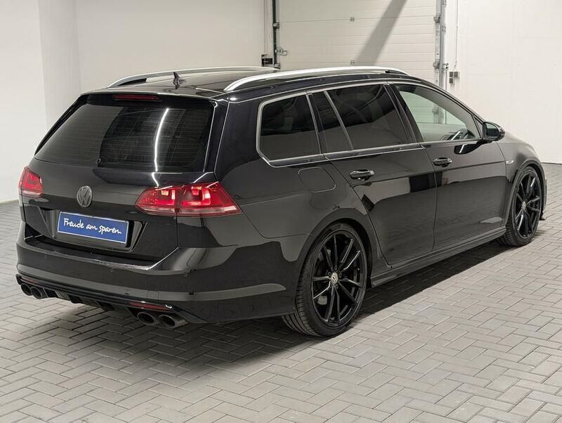 Gebraucht VW Golf VII R 300 PS (220 kW) 2016 Schwarz (tiefschwarzmet.) Kombi