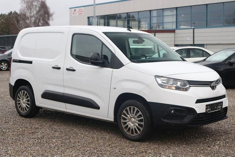Gebraucht Toyota Proace City City 102 PS (75 kW) 2022 Weiß Van / Kleinbus