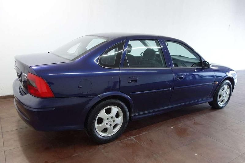 Gebraucht Opel Vectra Edition 116 PS (85 kW) 1999 Blau Limousine