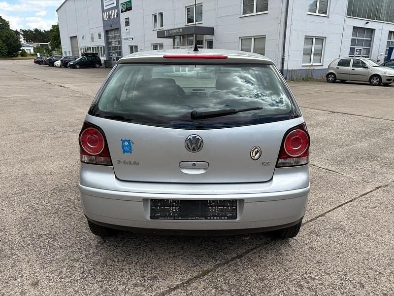 Gebraucht VW Polo Trendline 64 PS (47 kW) 2007 Silber Limousine