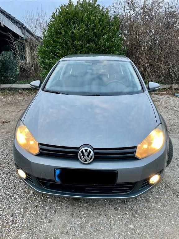 Gebraucht VW Golf VI 105 PS (77 kW) 2011 Grau Kleinwagen