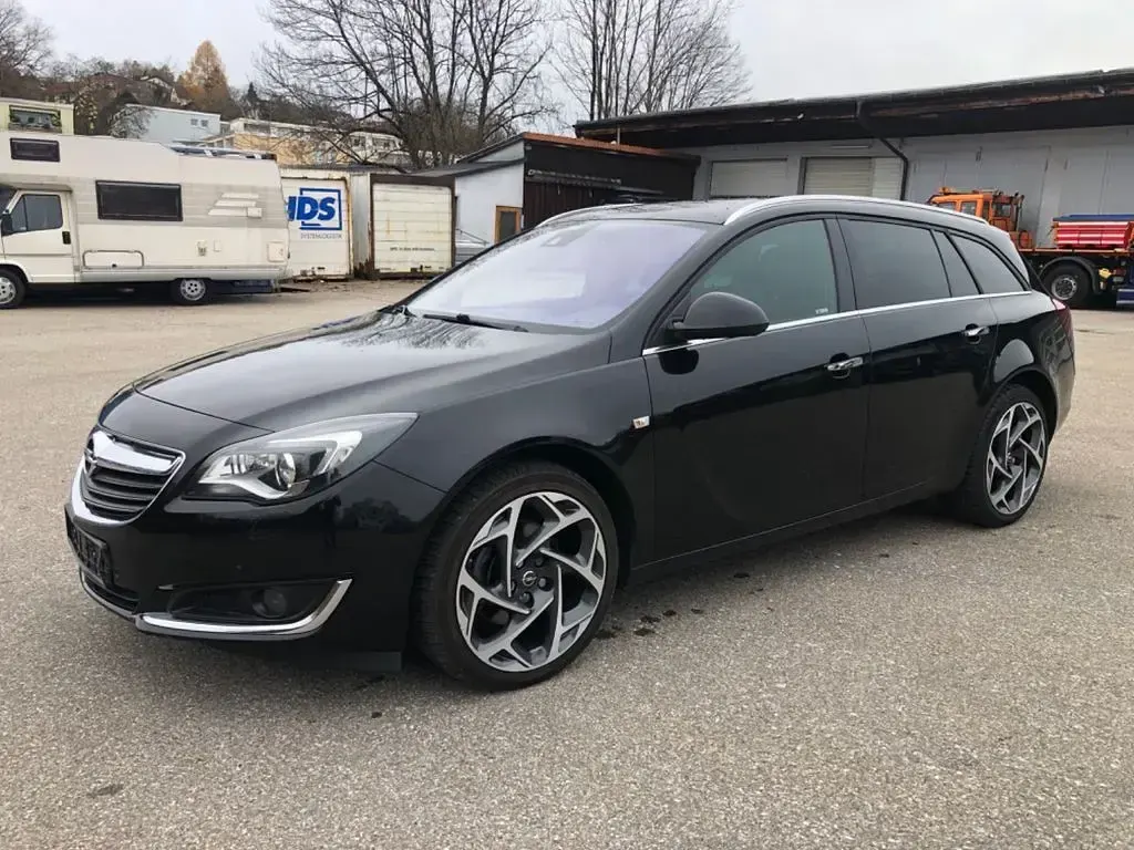 Gebraucht Opel Insignia Sport 170 PS (125 kW) 2016 Schwarz Kombi