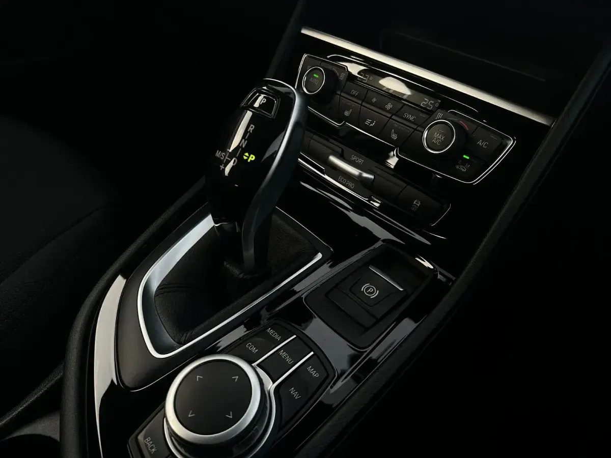 Gebraucht BMW 216 Performance 116 PS (85 kW) 2020 Silber Kombi