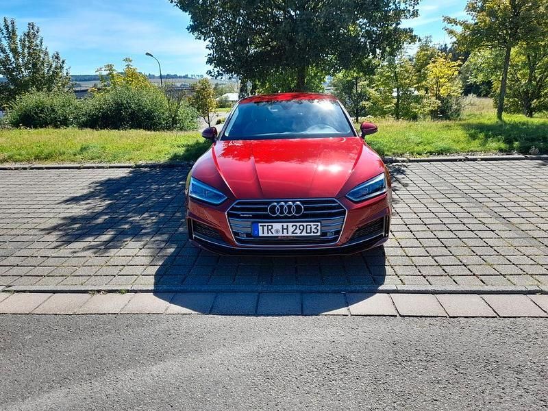 Gebraucht Audi A5 Sport 218 PS (160 kW) 2017 Rot Coupé