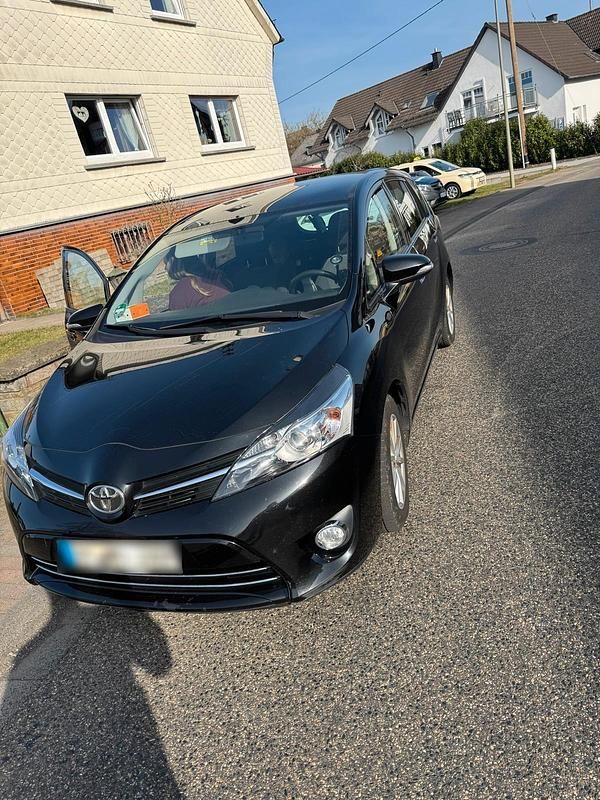 Gebraucht Toyota Verso 111 PS (81 kW) 2014 Schwarz Van / Kleinbus