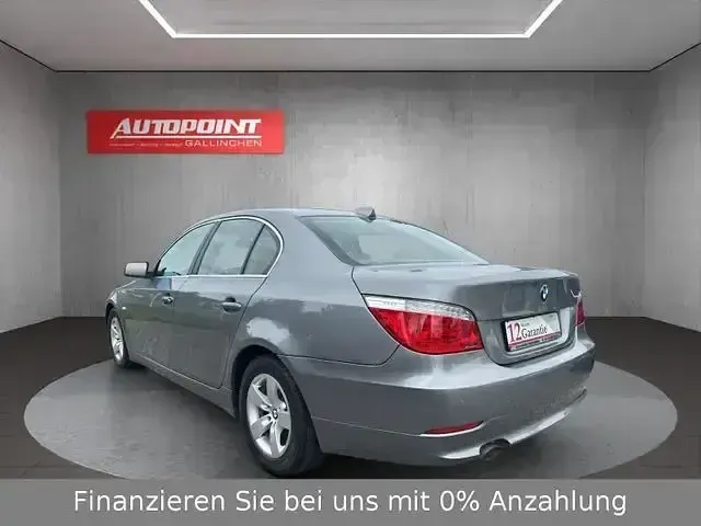 Gebraucht BMW 520 163 PS (119 kW) 2007 Grau Limousine