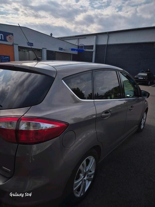 Braun Gebraucht 2012 Ford C-MAX Van / Kleinbus | 5.000 € - Bild 1/4