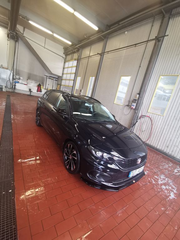 Schwarz Gebraucht 2018 Fiat Tipo S Kombi | 15.500 € (Etwas zu teuer) - Bild 1/4