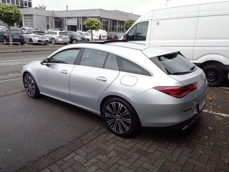 Gebraucht Mercedes CLA200 150 PS (110 kW) 2022 Iridiumsilber Kombi