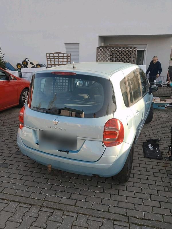 Usado Renault Modus 101 HP (74 kW) 2008 Bege Monovolume