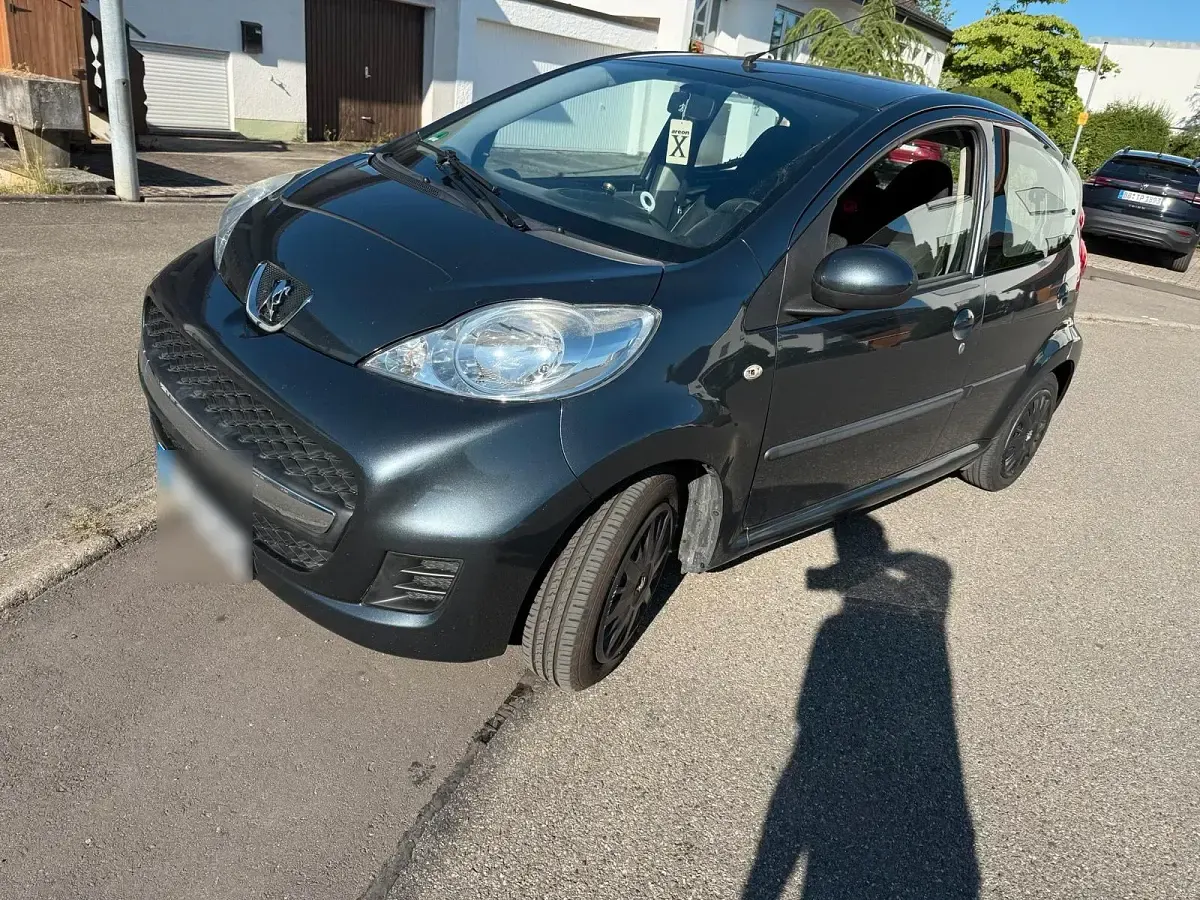 Gebraucht Peugeot 107 68 PS (50 kW) 2008 Silber Kleinwagen
