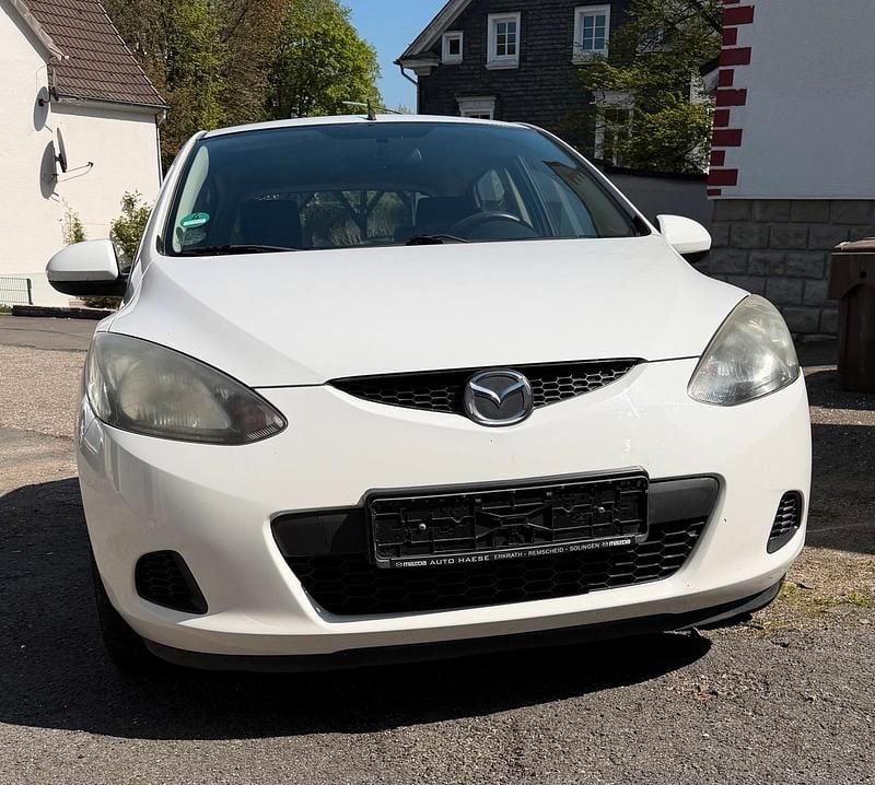 Usata Mazda 2 75 CV (55 kW) 2009 Bianco Utilitaria