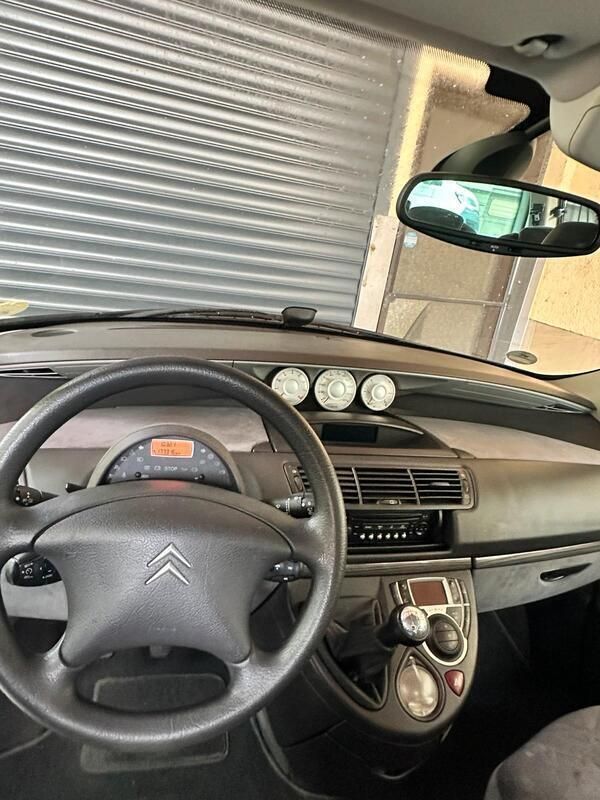 Grau Gebraucht 2006 Citroën C8 Van / Kleinbus | 800 € (Superpreis) - Bild 1/4