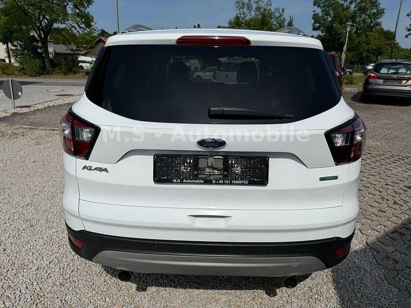 Gebraucht Ford Kuga Trend 150 PS (110 kW) 2018 Frozen white SUV