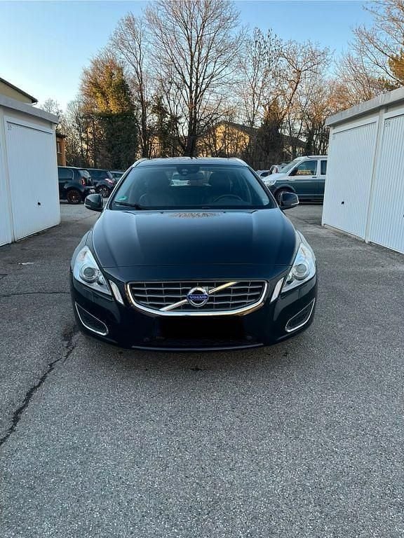 Gebraucht Volvo V60 215 PS (158 kW) 2011 Schwarz Kombi
