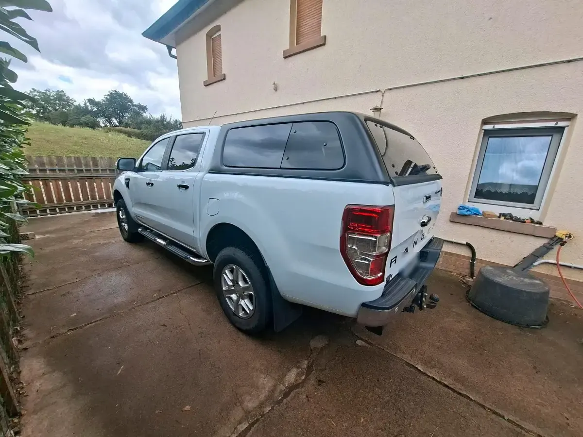 Gebraucht Ford Ranger 150 PS (110 kW) 2014 Weiß Pickup